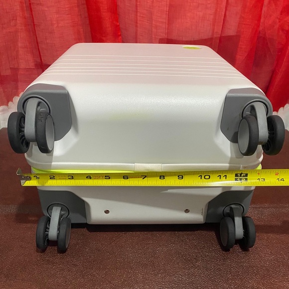 Drunk Elephant Monos Mini Luggage - Picture 3 of 9